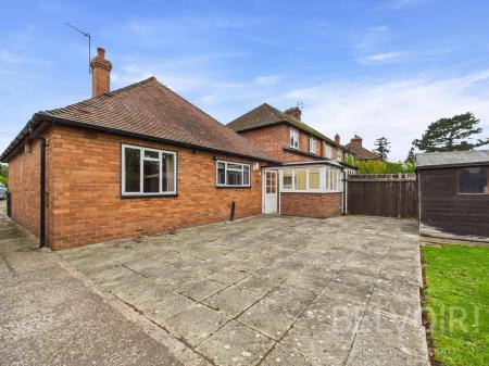 2 bedroom Bungalow for sale in Wenlock Road, Shrewsbury, SY2