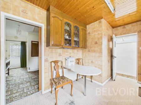 2 bedroom Bungalow for sale in Wenlock Road, Shrewsbury, SY2