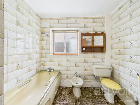 2 bedroom Bungalow for sale in Wenlock Road, Shrewsbury, SY2