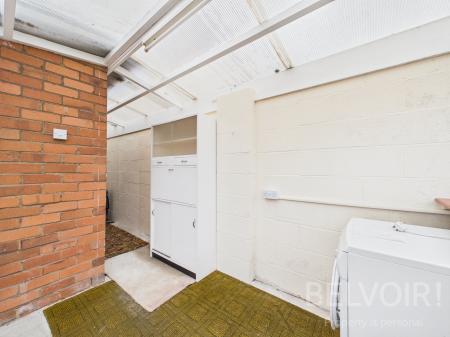 2 bedroom Bungalow for sale in Wenlock Road, Shrewsbury, SY2