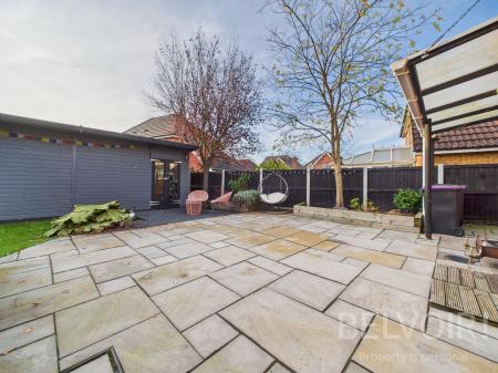 5 bedroom Detached house for sale in Peacehaven, Berwick Grange, Shrewsbury, SY1