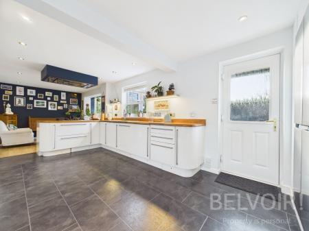 5 bedroom Detached house for sale in Peacehaven, Berwick Grange, Shrewsbury, SY1