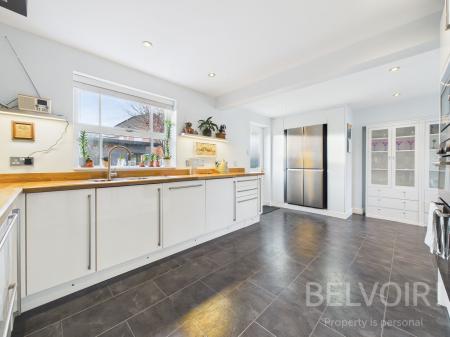 5 bedroom Detached house for sale in Peacehaven, Berwick Grange, Shrewsbury, SY1