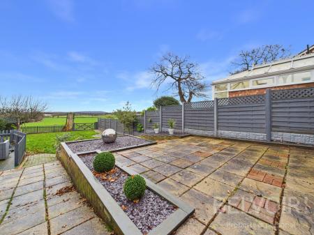 4 bedroom Semi-detached house for sale in Broad Oak Crescent, Bayston Hill, Shrewsbury, SY3