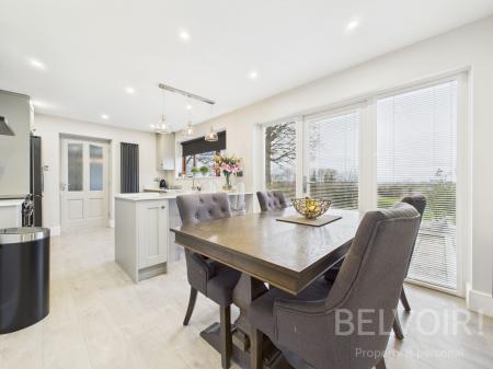 4 bedroom Semi-detached house for sale in Broad Oak Crescent, Bayston Hill, Shrewsbury, SY3