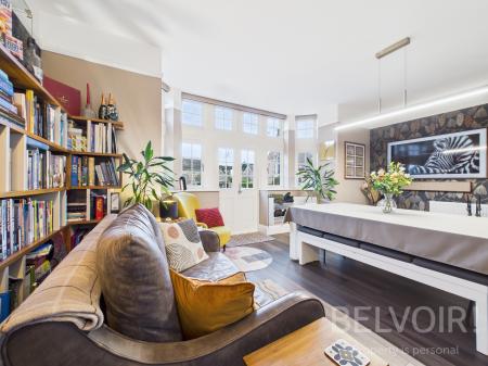 2 bedroom Flat for sale in The Furlongs, Bicton Heath, Shrewsbury, SY3