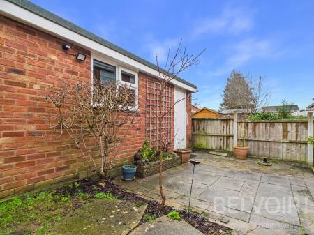 3 bedroom Semi-detached house to let in Tenbury Drive, Shrewsbury, SY2