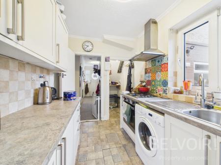 4 bedroom Semi-detached house for sale in Porthill Drive, Shrewsbury, SY3