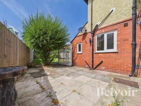 4 bedroom Semi-detached house for sale in Porthill Drive, Shrewsbury, SY3