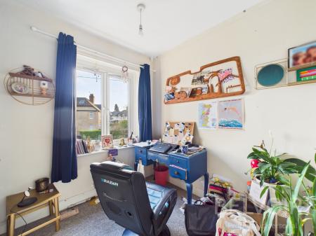 4 bedroom Semi-detached house for sale in Porthill Drive, Shrewsbury, SY3