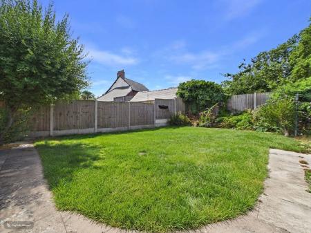 4 bedroom Semi-detached house for sale in Porthill Drive, Shrewsbury, SY3