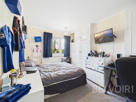 4 bedroom Semi-detached house for sale in Porthill Drive, Shrewsbury, SY3