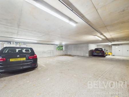 2 bedroom Flat to let in Claremont Bank, Shrewsbury, SY1