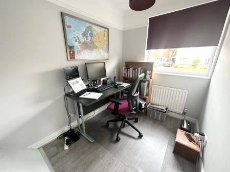 3 bedroom Semi-detached house to let in Tudor Road, The Farthings, Shrewsbury, SY2