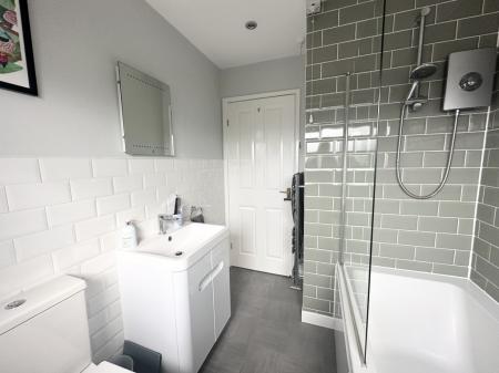 3 bedroom Semi-detached house to let in Tudor Road, The Farthings, Shrewsbury, SY2