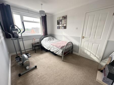 3 bedroom Semi-detached house to let in Tudor Road, The Farthings, Shrewsbury, SY2