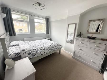 3 bedroom Semi-detached house to let in Tudor Road, The Farthings, Shrewsbury, SY2