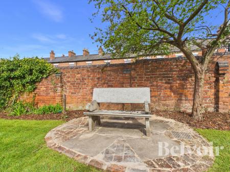 4 bedroom End of terrace house for sale in Cleveland Street, Cherry Orchard, Shrewsbury, SY2