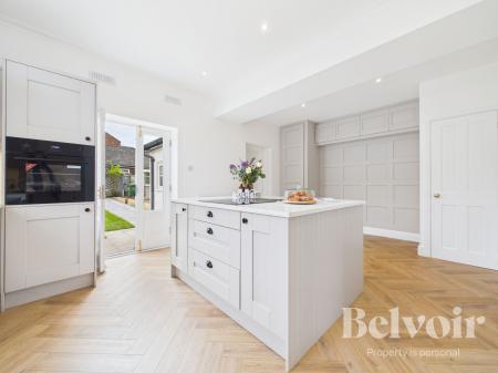 4 bedroom End of terrace house for sale in Cleveland Street, Cherry Orchard, Shrewsbury, SY2