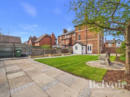 4 bedroom End of terrace house for sale in Cleveland Street, Cherry Orchard, Shrewsbury, SY2