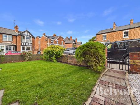 4 bedroom End of terrace house for sale in Cleveland Street, Cherry Orchard, Shrewsbury, SY2
