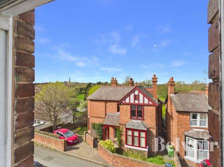 4 bedroom End of terrace house for sale in Cleveland Street, Cherry Orchard, Shrewsbury, SY2