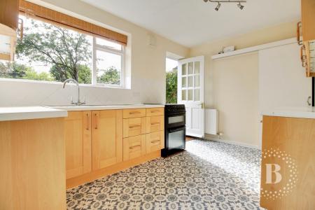 5 bedroom Semi-detached house for sale in Mytton Oak Road, Copthorne, Shrewsbury, SY3