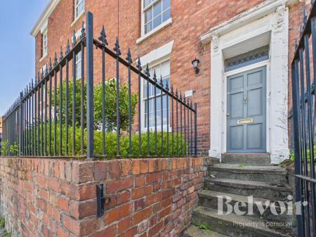 4 bedroom Town house for sale in St Michaels Street, Shrewsbury, SY1