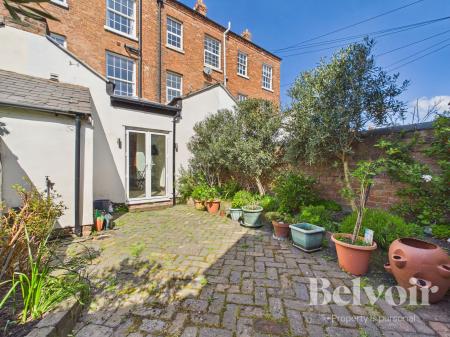 4 bedroom Town house for sale in St Michaels Street, Shrewsbury, SY1