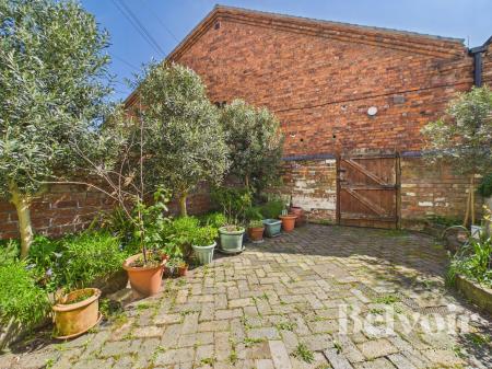 4 bedroom Town house for sale in St Michaels Street, Shrewsbury, SY1