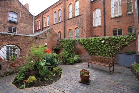 1 bedroom Flat to let in 39 St. Johns Hill, Shrewsbury, SY1