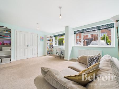5 bedroom Detached house for sale in Dove Close, Shrewsbury, SY2
