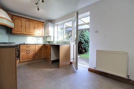 2 bedroom End of terrace house to let in Ellesmere Road, Greenfields, Shrewsbury, SY1