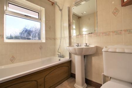 2 bedroom End of terrace house to let in Ellesmere Road, Greenfields, Shrewsbury, SY1