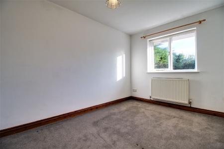 2 bedroom End of terrace house to let in Ellesmere Road, Greenfields, Shrewsbury, SY1