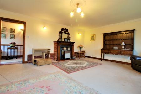 3 bedroom Semi-detached house to let in The Lowe, Wem, SY4