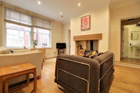 2 bedroom Flat to let in Quarry Place, Shrewsbury, SY1