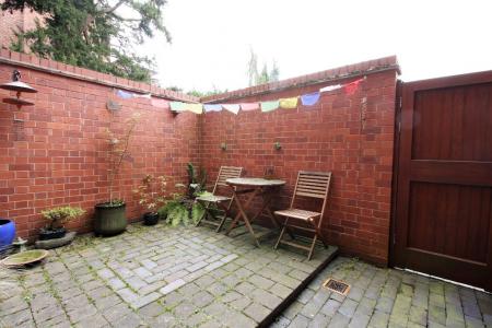 2 bedroom Flat to let in Quarry Place, Shrewsbury, SY1