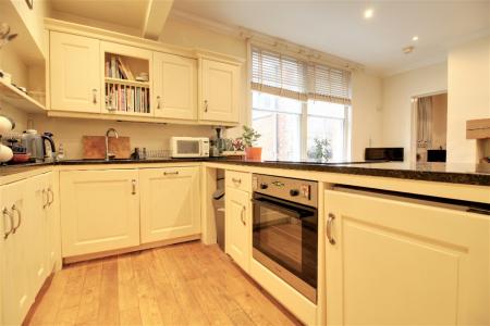 2 bedroom Flat to let in Quarry Place, Shrewsbury, SY1