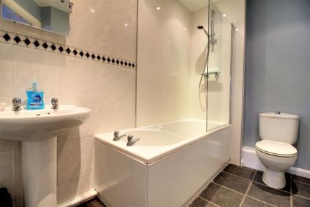 2 bedroom Flat to let in Beddow Close, Castle Mews, Shrewsbury, SY1