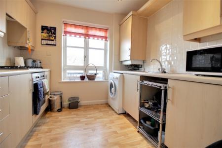 2 bedroom Flat to let in Beddow Close, Castle Mews, Shrewsbury, SY1