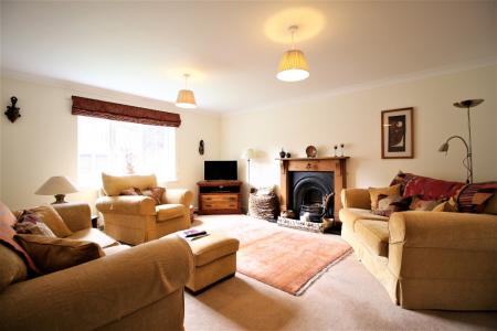 4 bedroom Detached house to let in Ryelands, Shrewsbury, SY3