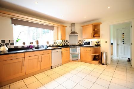 4 bedroom Detached house to let in Ryelands, Shrewsbury, SY3