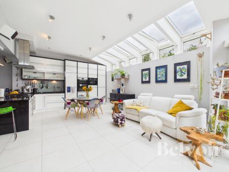 3 bedroom Semi-detached house for sale in Park Avenue, New Street, Copthorne, Shrewsbury, SY3