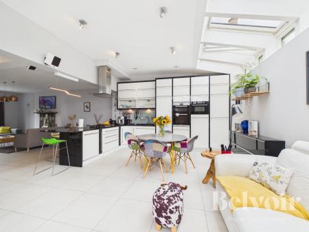 3 bedroom Semi-detached house for sale in Park Avenue, New Street, Copthorne, Shrewsbury, SY3