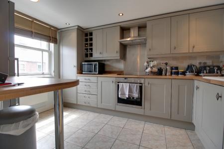 2 bedroom Flat to let in Copthorne Road, Frankwell, Shrewsbury, SY3