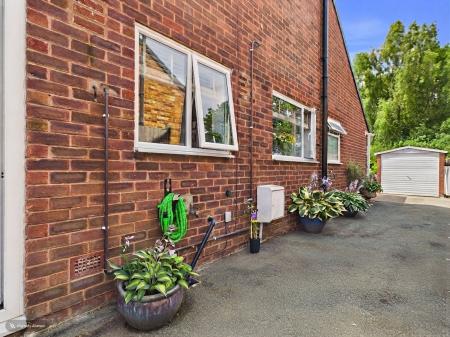 2 bedroom Bungalow for sale in Highfields, Shrewsbury, SY2