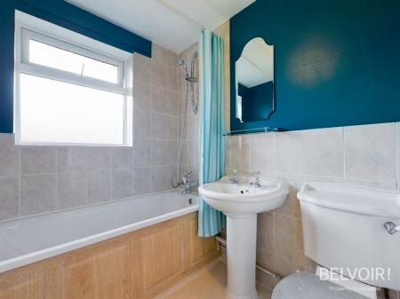 2 bedroom Semi-detached house to let in Ravenscourt Walk, Shrewsbury, SY3