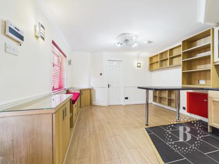 1 bedroom Flat for sale in Upper Blackfriars Crescent, Town Centre, Shrewsbury, SY1