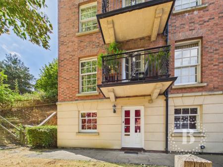 1 bedroom Flat for sale in Upper Blackfriars Crescent, Town Centre, Shrewsbury, SY1